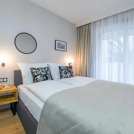 Apartment Black & Pink A020 - *